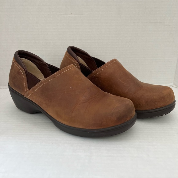 LL Bean Women's Nubuck  Leather Clogs Size 8M Brown - Picture 1 of 8
